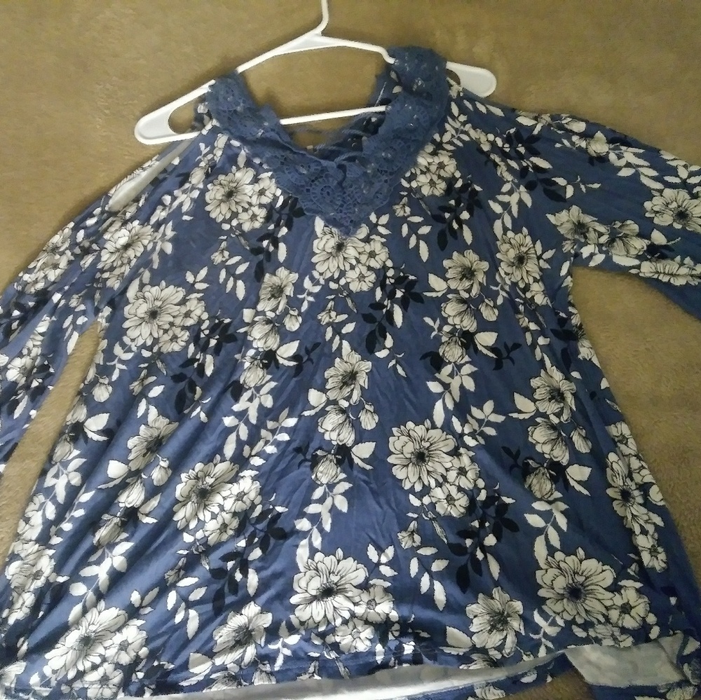 Ladies XL long sleeve shirt